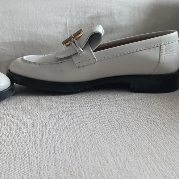 Hermes White Impact loafers with Gold Accent - Picture 4 of 7